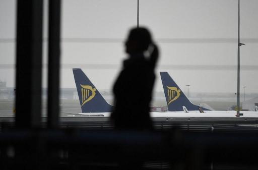 Belgian pilots to take Ryanair to court over unfair wage cuts