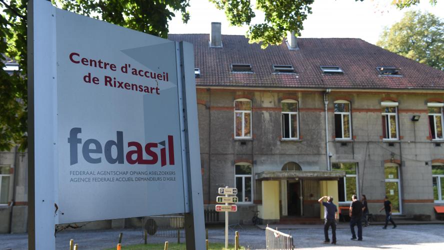 How did Fedasil lose track of eight minors rescued from human traffickers?