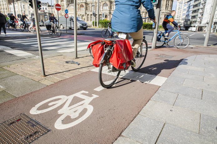 Pay more attention to cyclists and pedestrians, say the Flemish