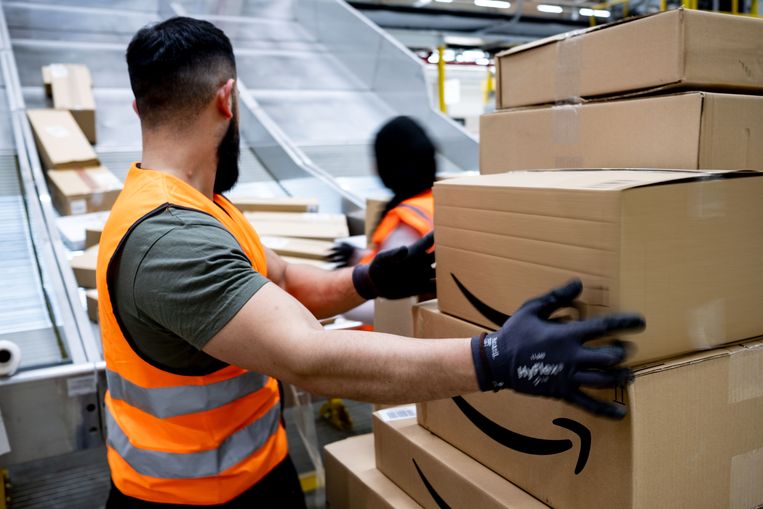 'Stressed, anxious, like a robot': New survey reveals impact of working at Amazon