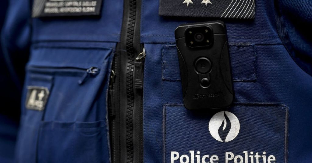 Coronavirus: Police officers to wear bodycams