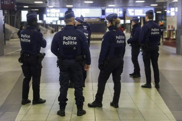 Belgian police threaten strikes over lack of mouth masks