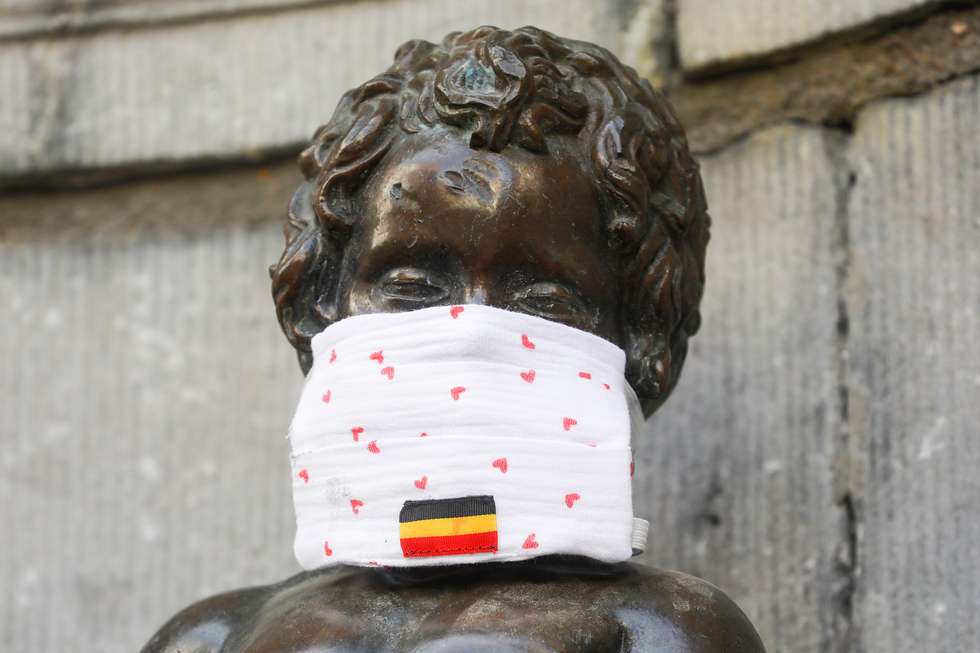 Manneken Pis wears mask in solidarity with Belgians