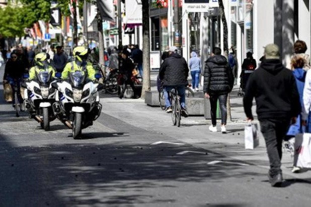 Three injured in Antwerp high street stabbing brawl