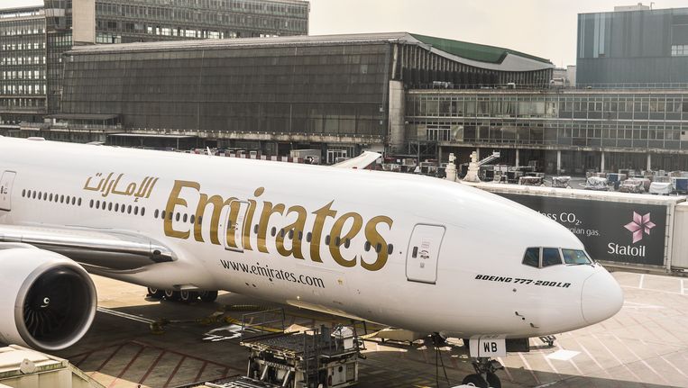 Emirates may cut 30,000 jobs