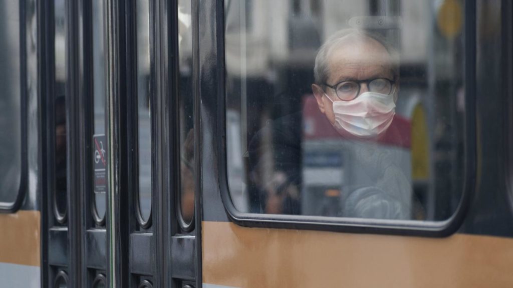 Brussels government orders 3 million face masks