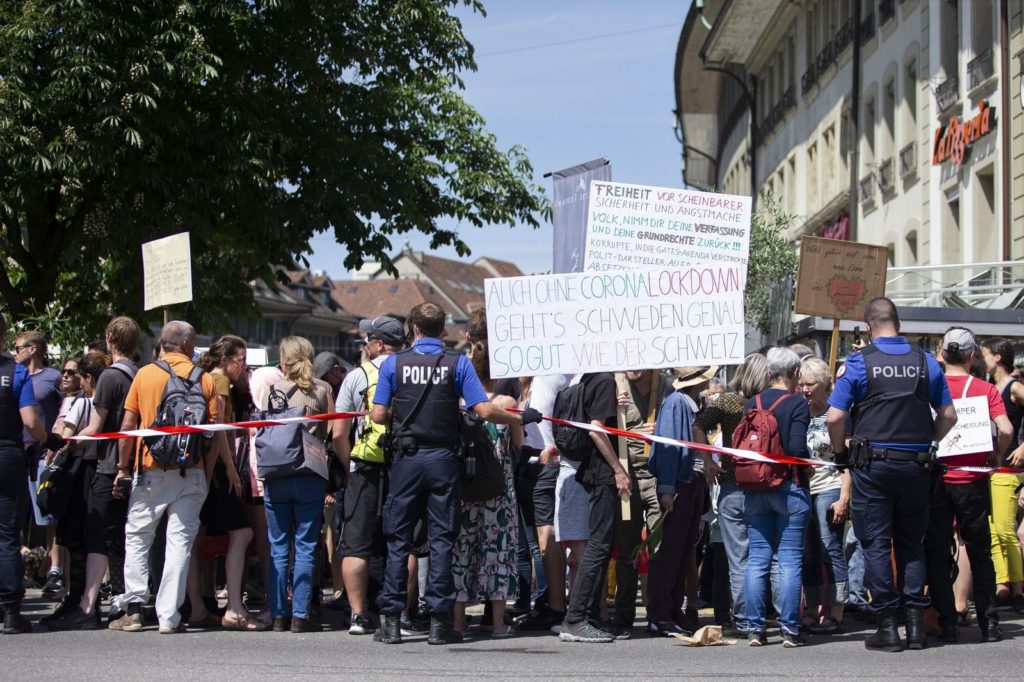 Hundreds protest against lockdown in Switzerland