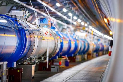 CERN to install a larger particle accelerator, at a cost of 21 billion euros