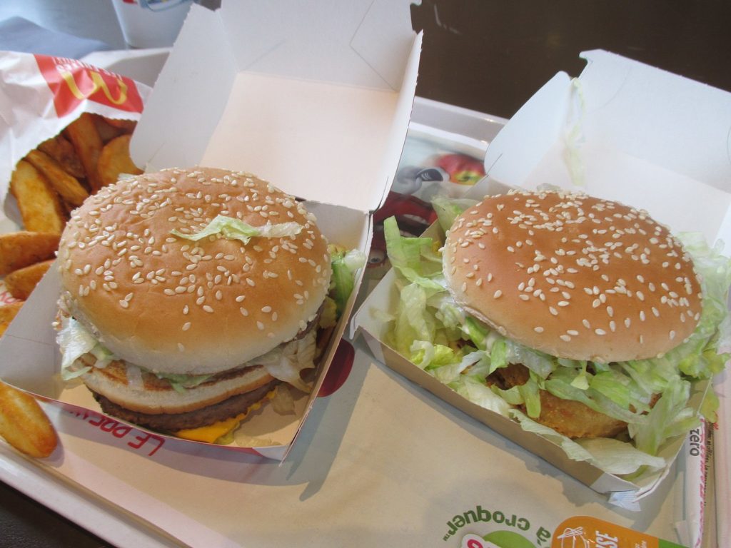 McDonald's starts table service in all Belgian restaurants