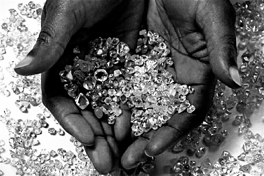 Behind the statues, European colonialism persists in Africa's diamond mines
