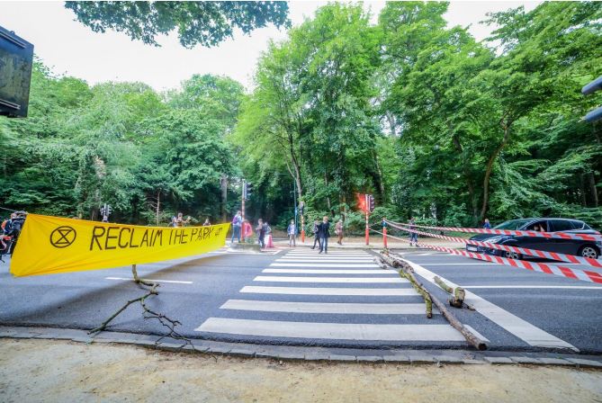 Extinction Rebellion protest blocks cars in Brussels’ Bois de la Cambre