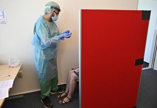 Doctor takes Belgium to court to force coronavirus testing in airports