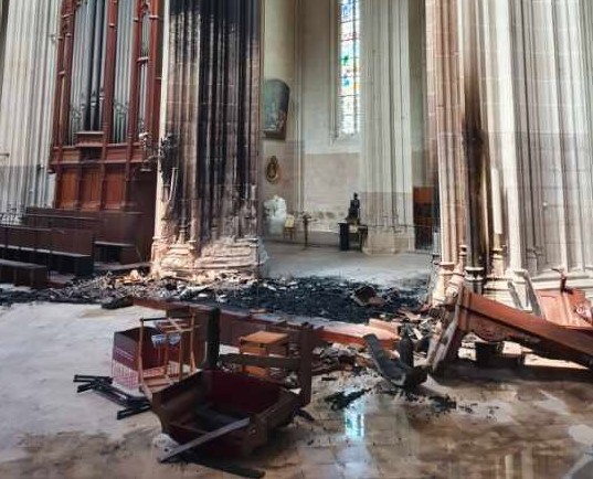 Man in custody in connection with Nantes cathedral fire