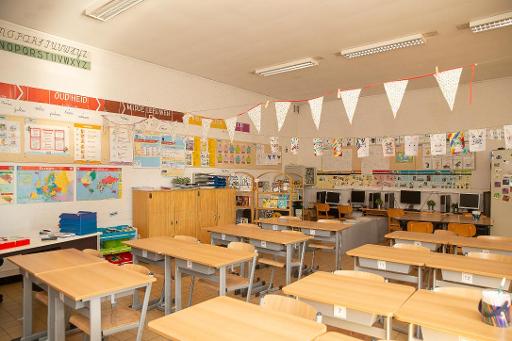 French-speaking schools with Covid-19 cases will not shut this year