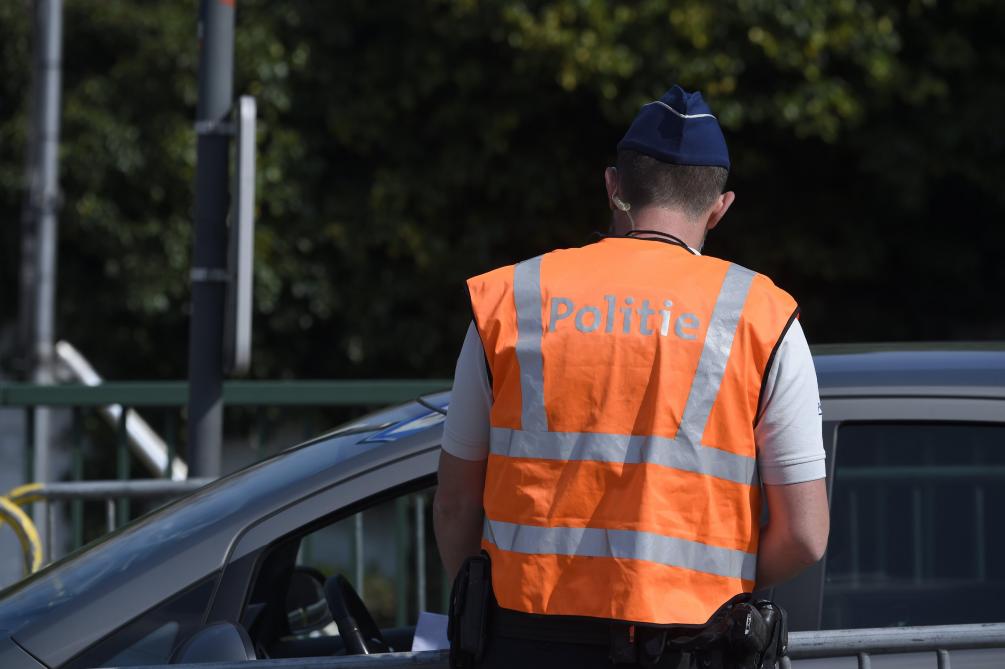 Belgian police set up first border checkpoint for returning holidaymakers