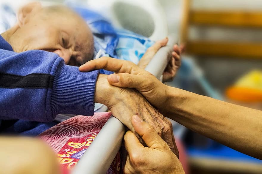 Waiting lists for nursing homes in Belgium disappearing due to pandemic