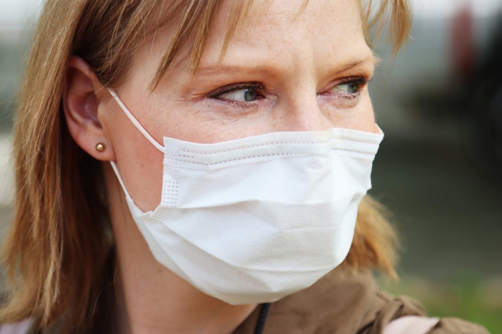 Coronavirus: experts split over obligatory mask