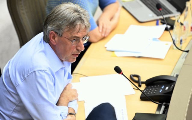 Quarantine period should be cut in half, says Belgian expert