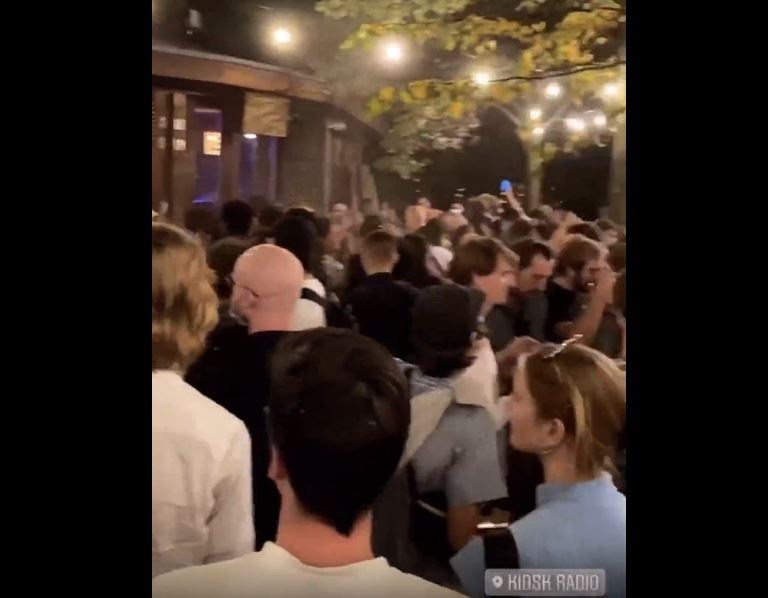 Dozens of people ignore coronavirus rules during party in Brussels Park
