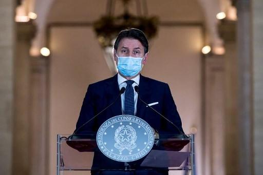 Spike in infections prompts Italy to tighten restrictions