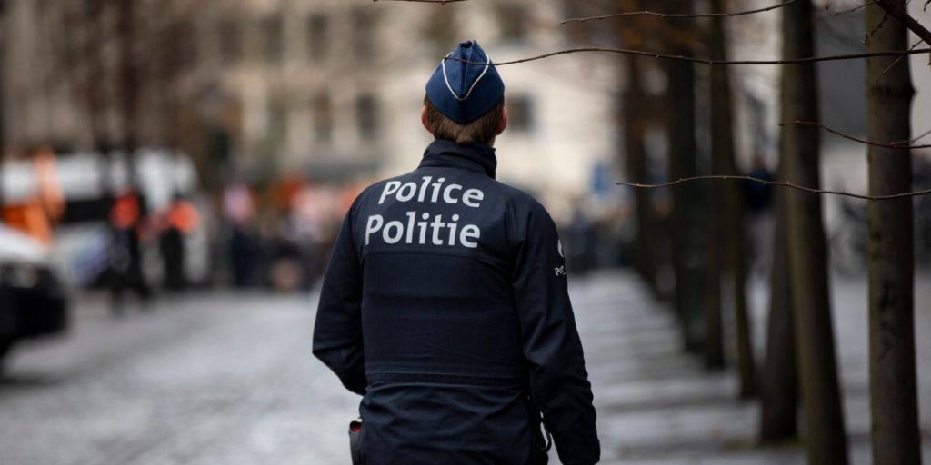 Belgian police shut down gatherings on restaurants' last opening night