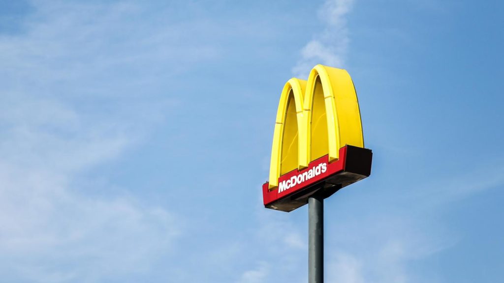 'Give me my sauce or I'll call the cops': Belgian woman threatens McDonald's after order mistake