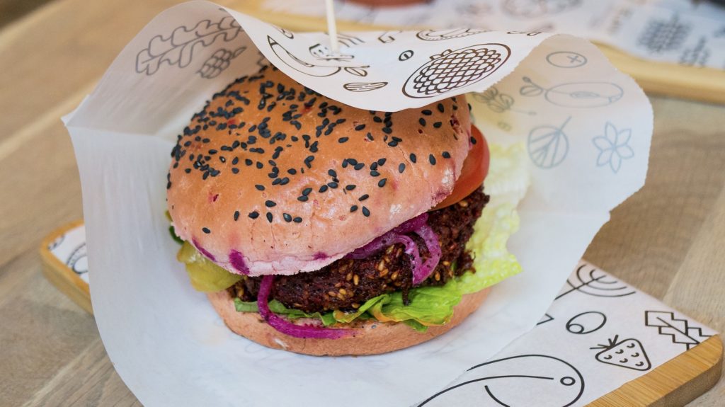 Smash burger phenomenon crosses Atlantic and lands in Waterloo