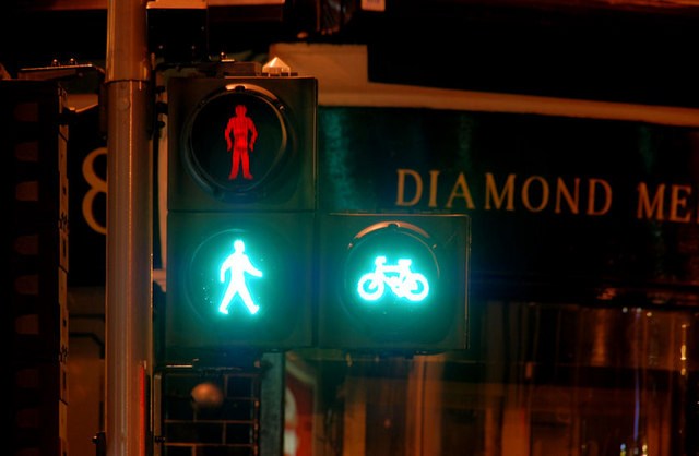 Antwerp makes buttons at pedestrian crossings elbow-friendly