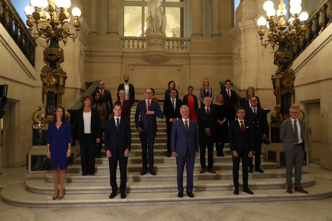 New Belgian government is sworn in by the king