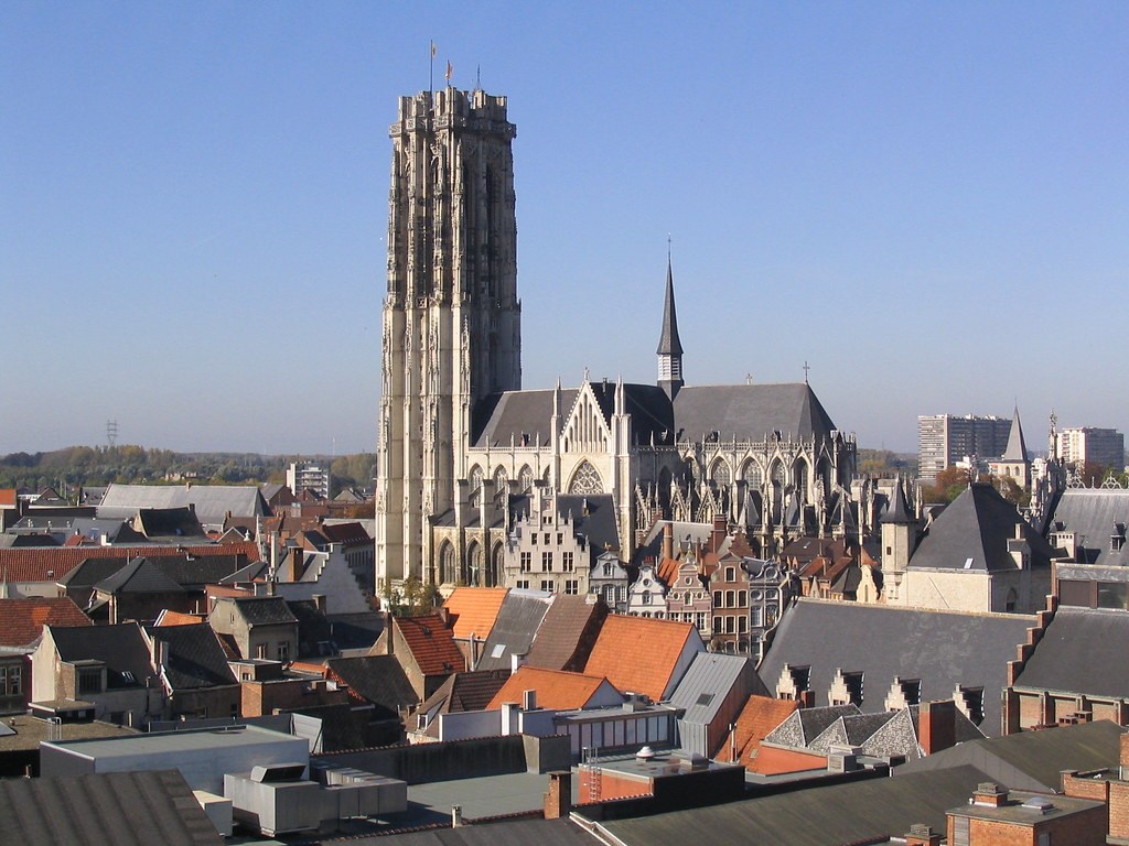Coronavirus: Mechelen lights up Sint-Rombouts tower as a beacon of hope