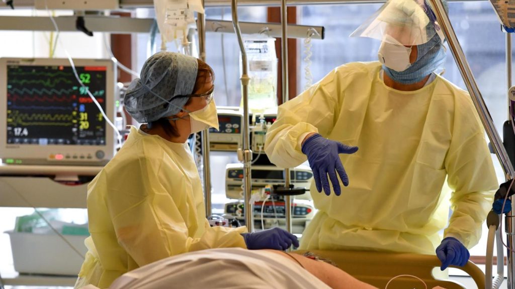 Belgium's coronavirus figures drop further, 906 patients in intensive care