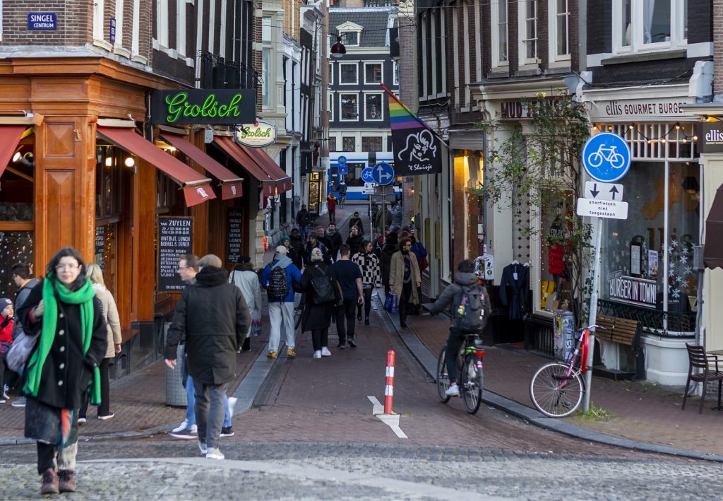 Netherlands wants negative coronavirus test for incoming travellers