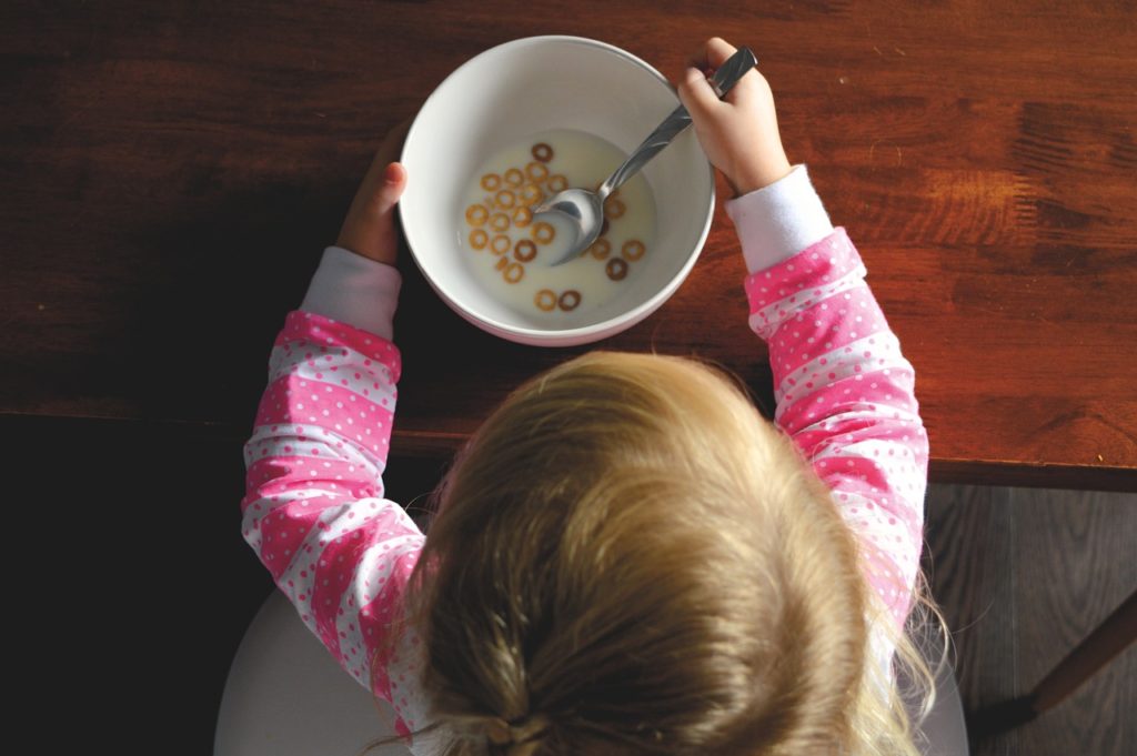 Food sector pledges new rules on advertising to children