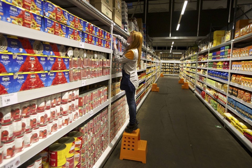 'Start buying certain products now': Belgian supermarkets fear end-of-year rush