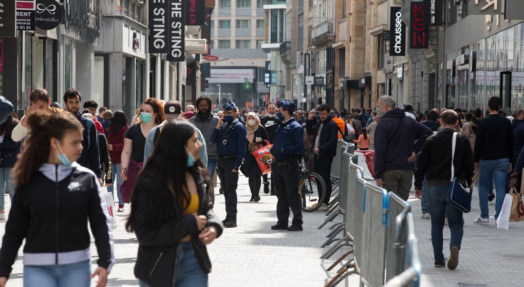 Brussels launches colour-coded tool to limit crowding in Rue Neuve