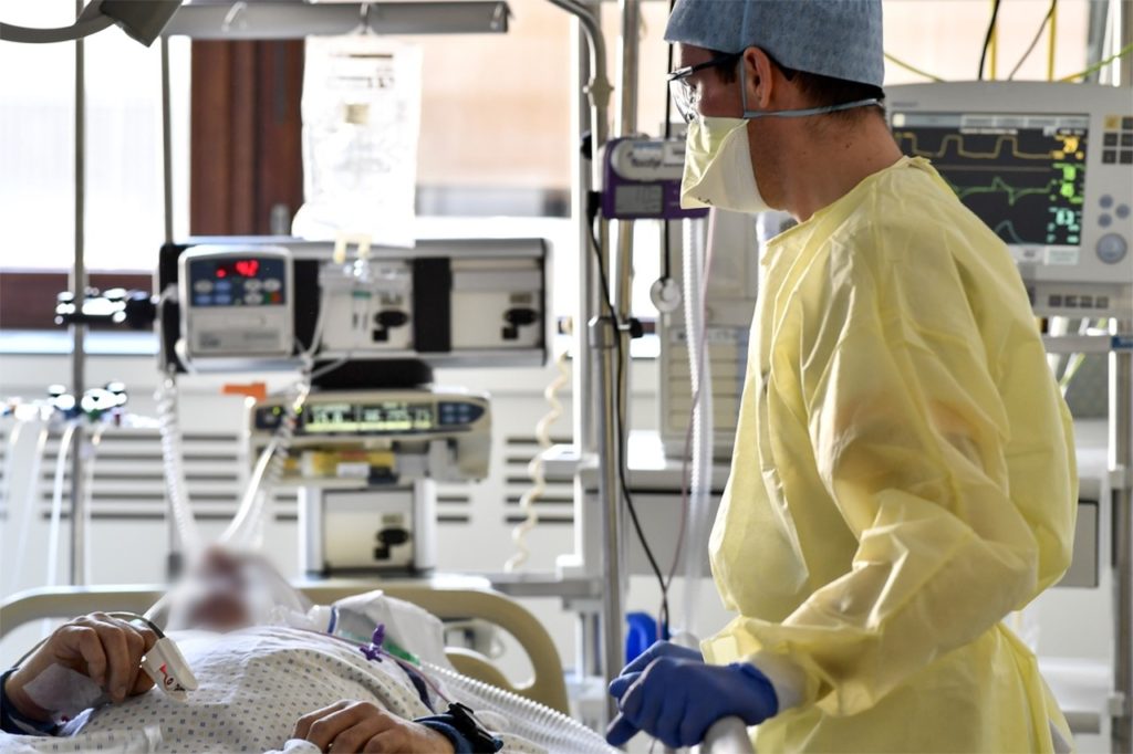 Dutch hospitals stop non-urgent care as coronavirus patients rise