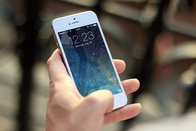 Apple hit by 'slow phones' lawsuit in Belgium and Spain