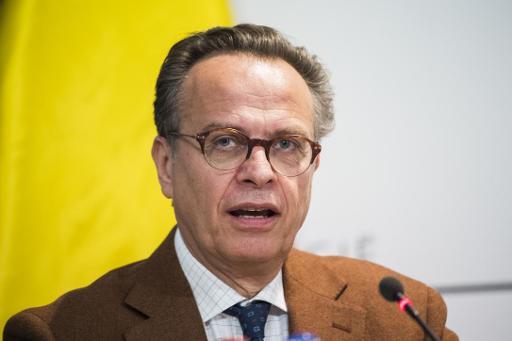 Vaccine delay announced by Pfizer deemed unacceptable