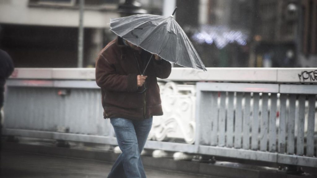 Up to 100km/h winds expected ahead of snowy Friday