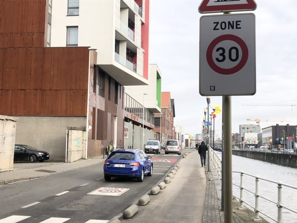 Police fear Brussels 'Zone 30' could fail once people return to work