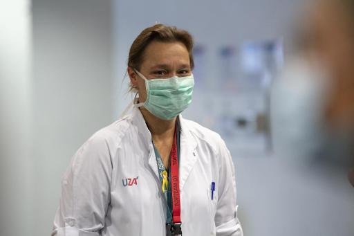 Coronavirus: 'Stop complaining', Belgian virologist says
