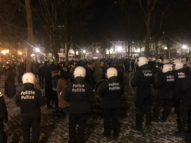 Police deployed in large numbers in Saint-Gilles to control 'Reclaim the night' protest