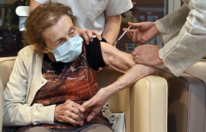 70% of Flemish care home staff vaccinated for Covid-19