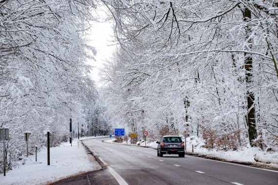 Drivers urged to drive cautiously due to slippery roads in Belgium