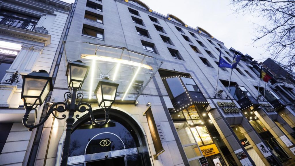 Brussels hotels attempt 'cuddle contact' relaunch