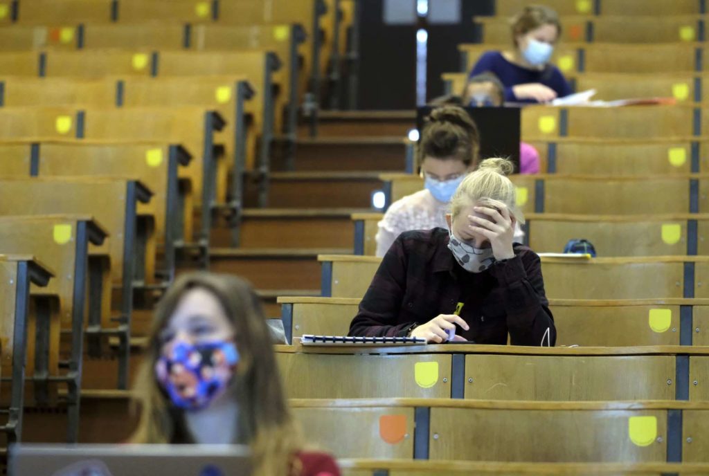Belgium does not introduce 'student bubbles' after all