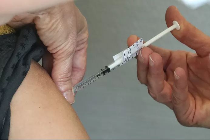 EU plans to buy up to 1.8 billion doses of second-generation vaccines