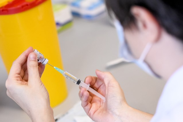 Belgium starts vaccinating general population today: how 'reserve lists' will work