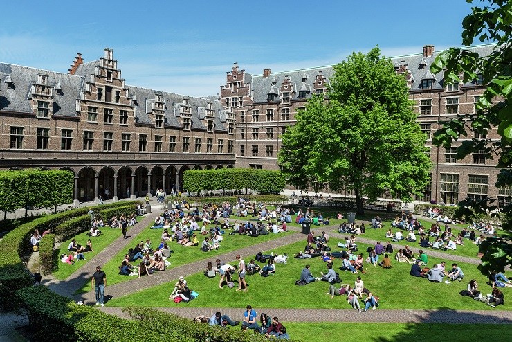 University life? A master's class on higher education in Belgium