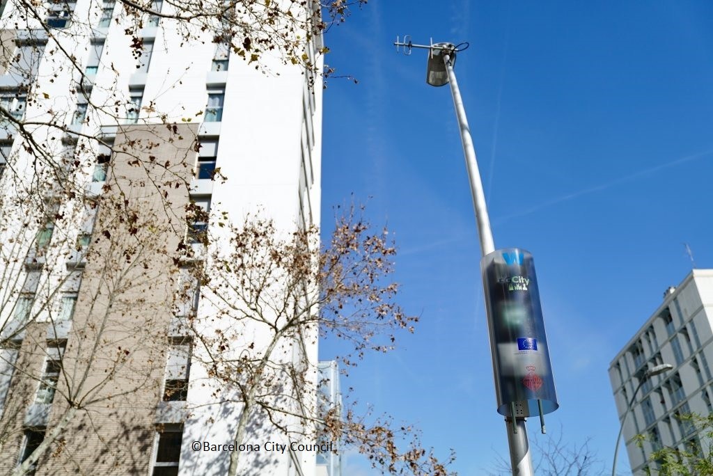 Could smart streetlighting in European cities help fight the coronavirus?